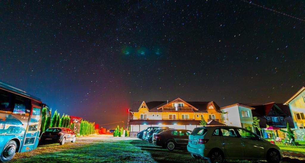 Pensiunea Mountain King Sâmbăta de Sus Exterior photo